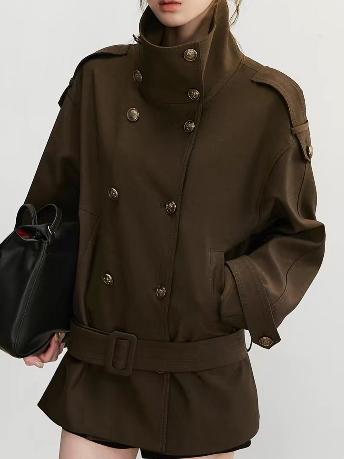 White regular trench coat with turtleneck