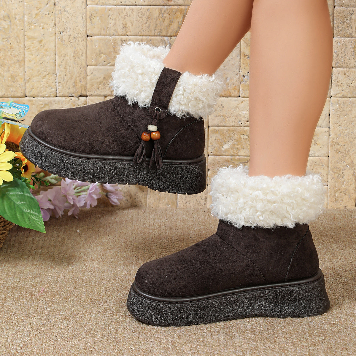 boots in Gray with round toe and ankle-length