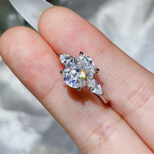 3 Carat Moissanite 925 Sterling Silver Ring in silver with 3 carat moissanite