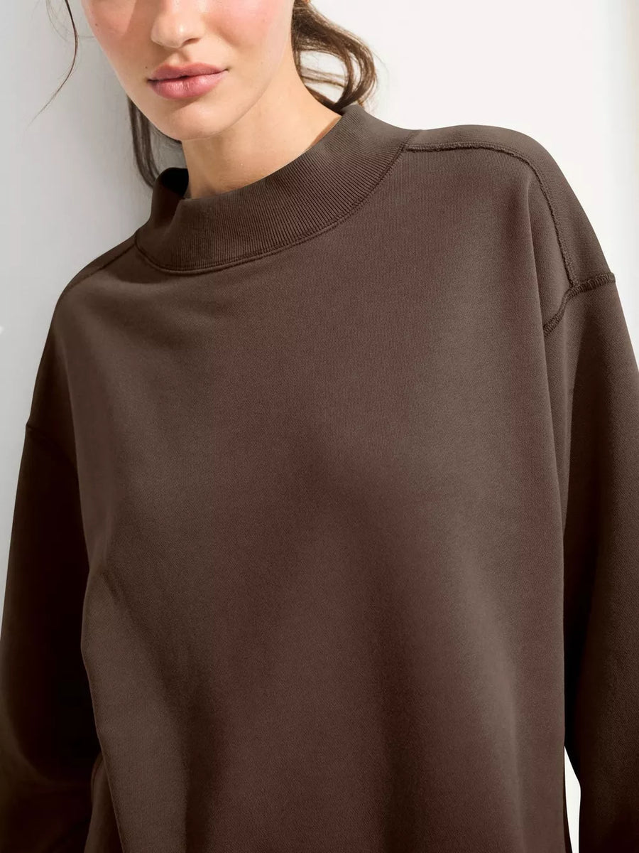 minimalist sweatshirt in dark brown with mock neck