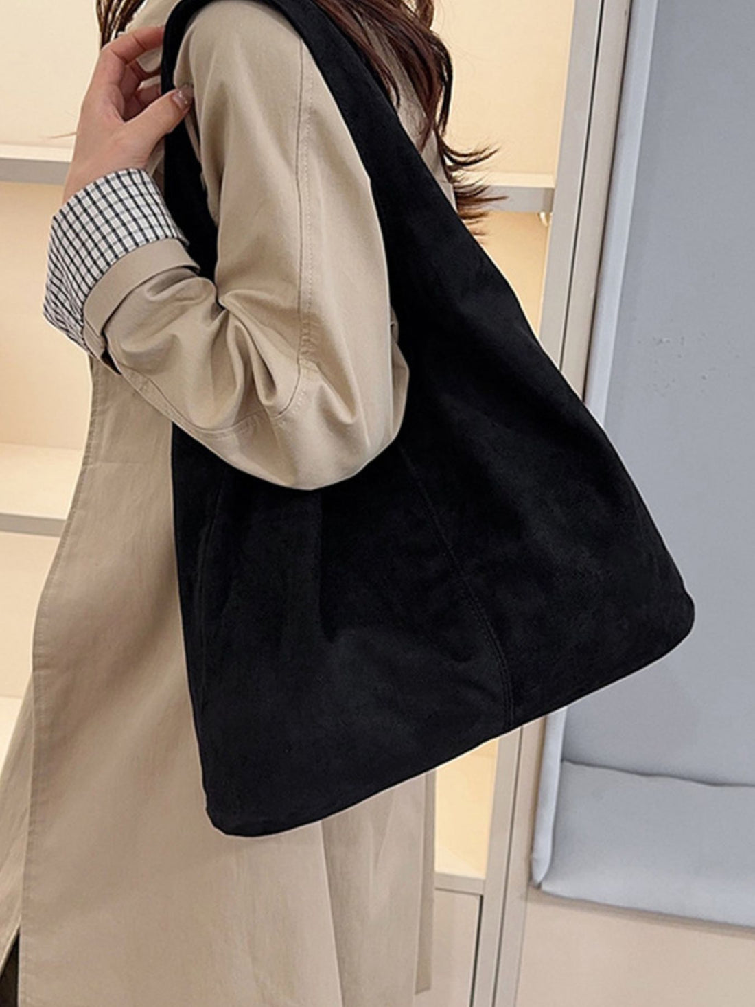 Lightweight Hobo Shoulder Bag in black with snap closure