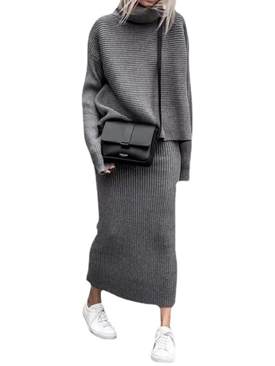 Green relaxed sweater set with turtleneck