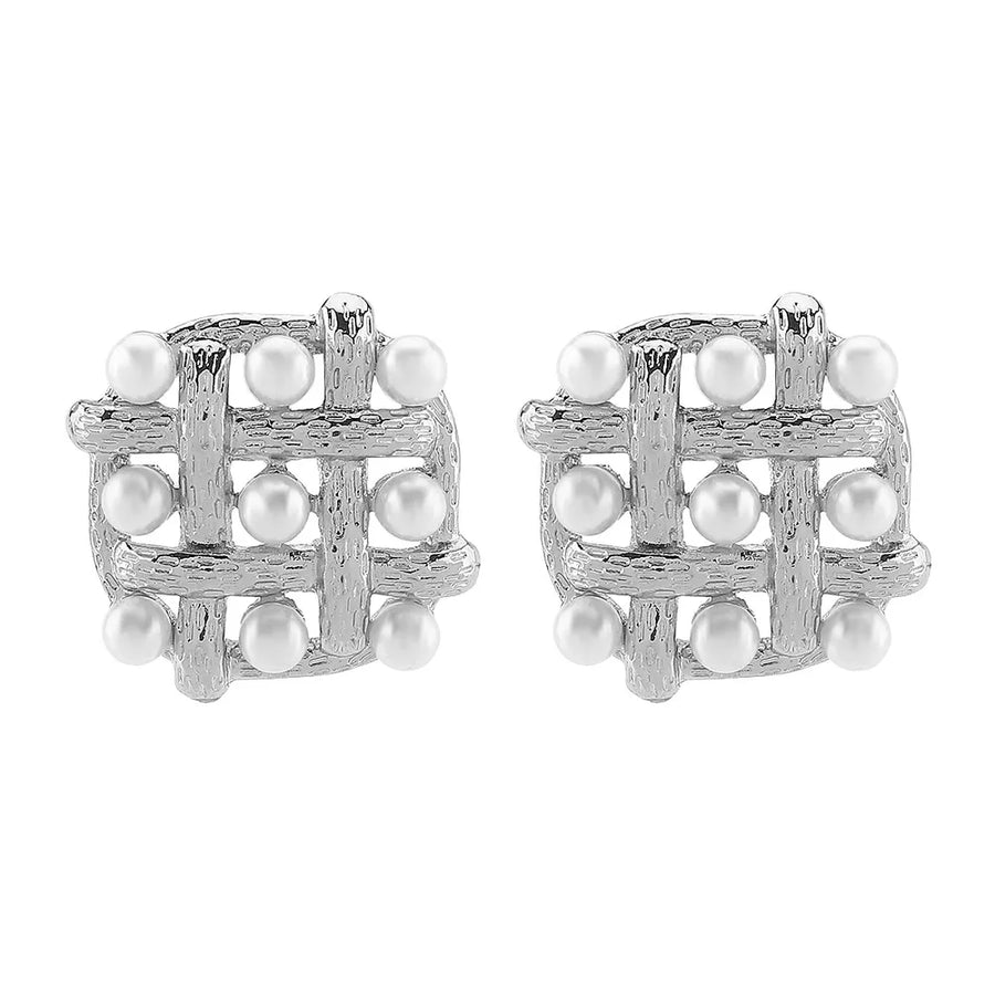 earrings in Silver with square shape and 1.2 inches