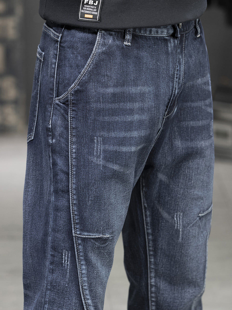 jeans in dark wash denim with pocketed and full-length