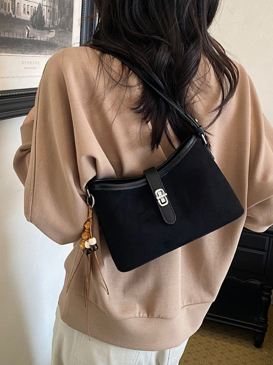 Vintage Buckle Detail Shoulder Bag in Black