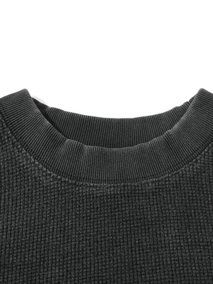 t-shirt in charcoal with graphic print and hip-length