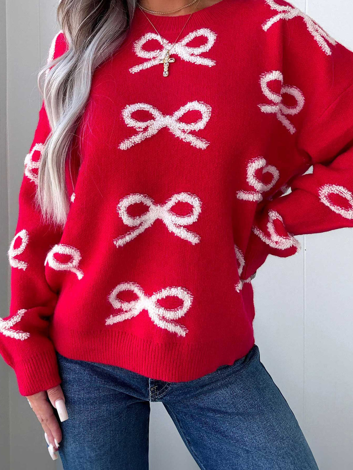 52% viscose, 26% polyester, 22% polyamide Care instructions: Machine wash cold pullover sweater in Deep Red with relaxed