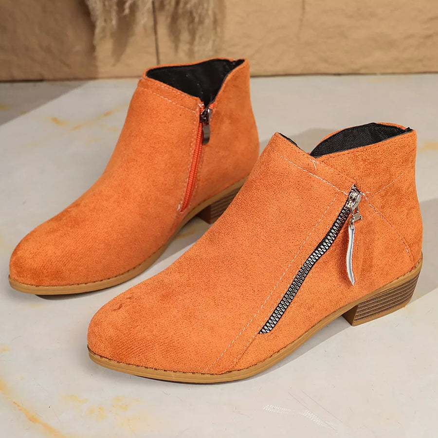 Brown boots with ankle-length and zip
