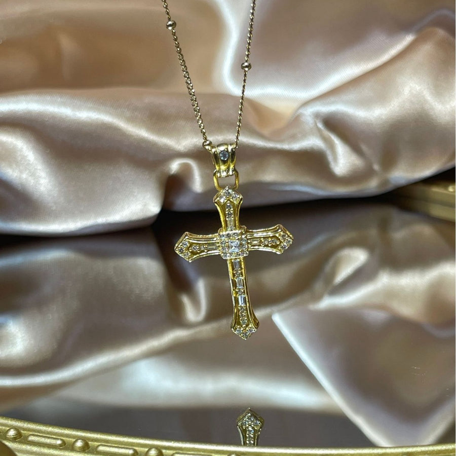 18K Gold-Plated, 925 sterling silver, Zircon Care instructions: Avoid wearing du necklace in gold with pendant necklace