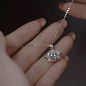 925 sterling silver,Moissanite Carat weight: 1ct Care instructions: Avoid wearin necklace in Silver with straight silhouette