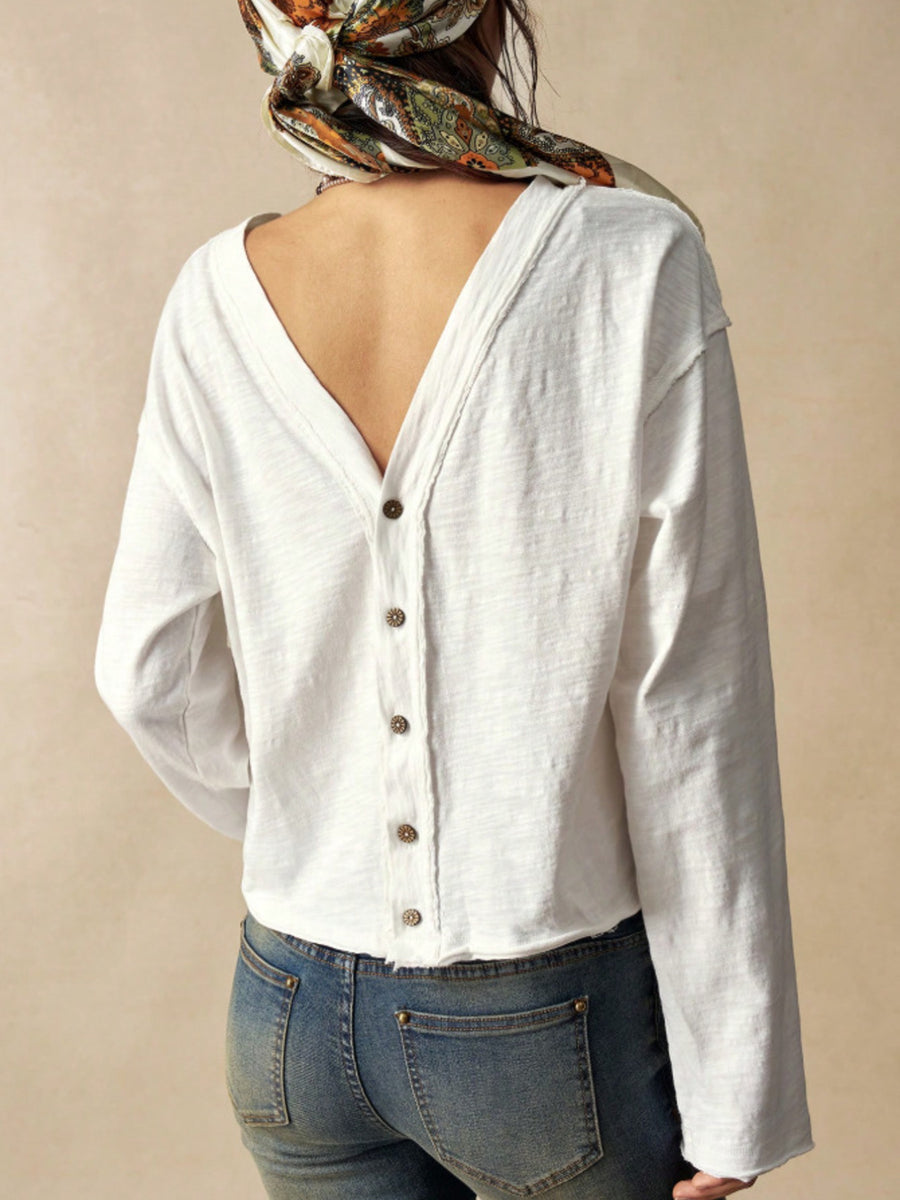 100% polyester Care instructions: Machine wash cold t-shirt in White with relaxed silhouette