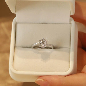 1 Carat Moissanite 925 Sterling Silver Ring in clear with moissanite stone