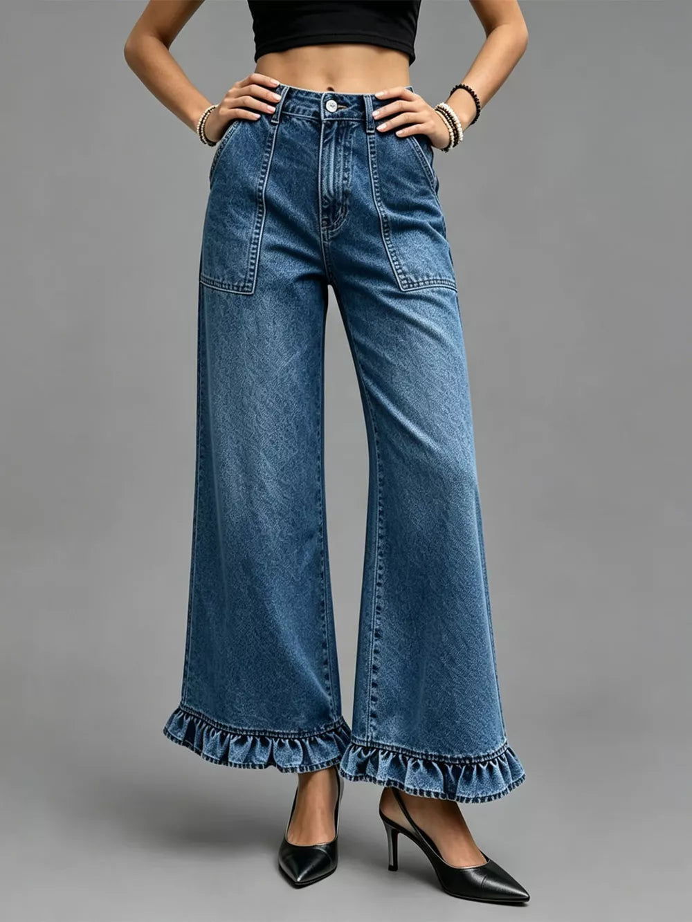 Dark jeans with full-length and button-front