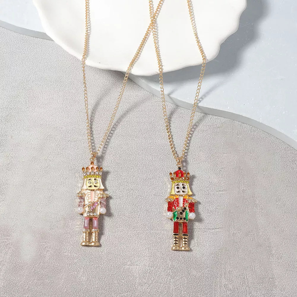 necklace in gold featuring pendant and pendant necklace fit