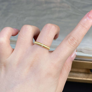 Gold with ring with zircon accents 14