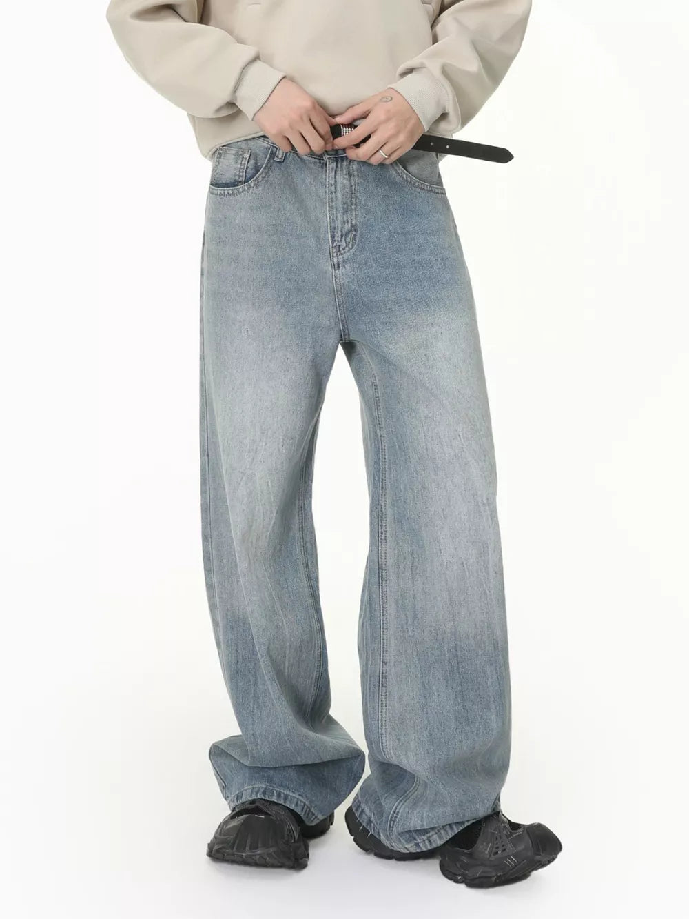 Light Blue jeans with full-length and zip-front, button-front