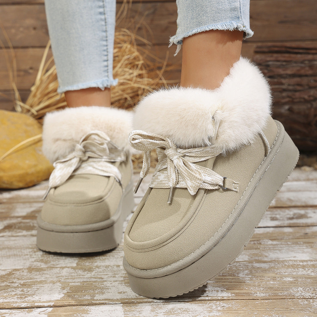 boots in Beige with faux fur lining and ankle-length