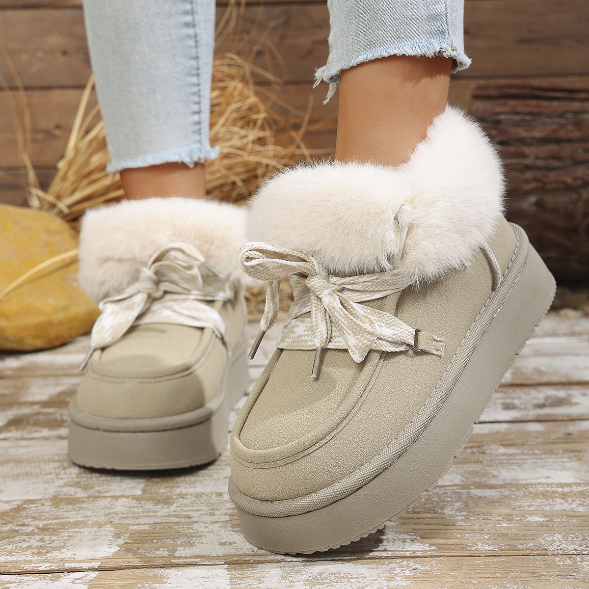 boots in Beige with faux fur lining and ankle-length