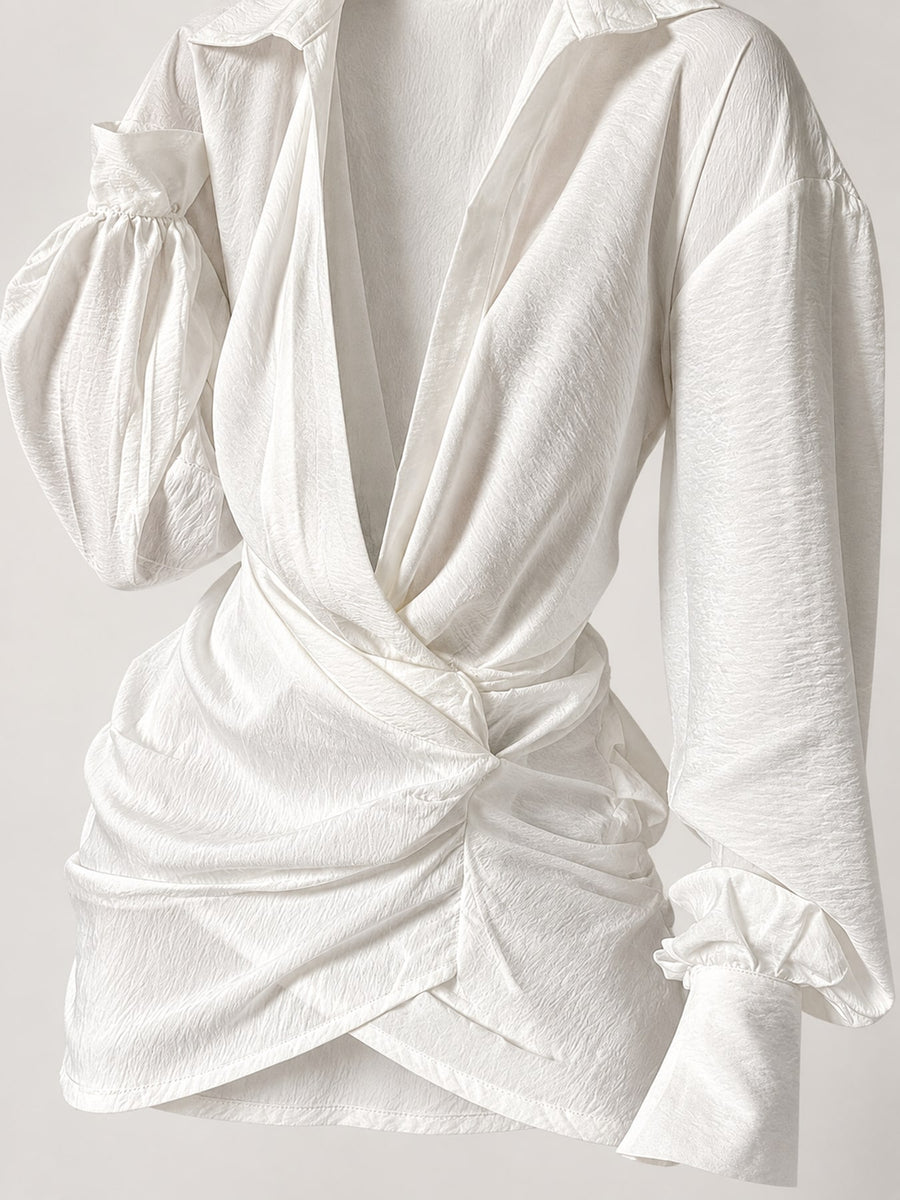 mini dress in white with twisted and mini