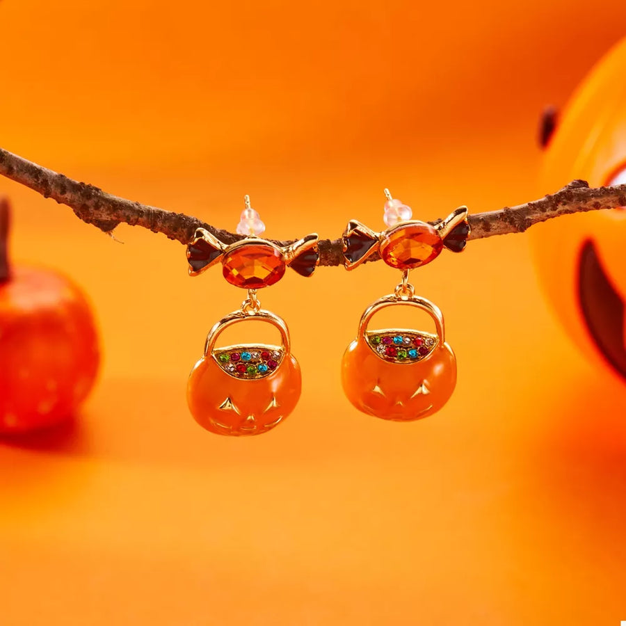 18K Gold-Plated, Zinc alloy, Rhinestone Care instructions: 1 earrings in black with dangle silhouette