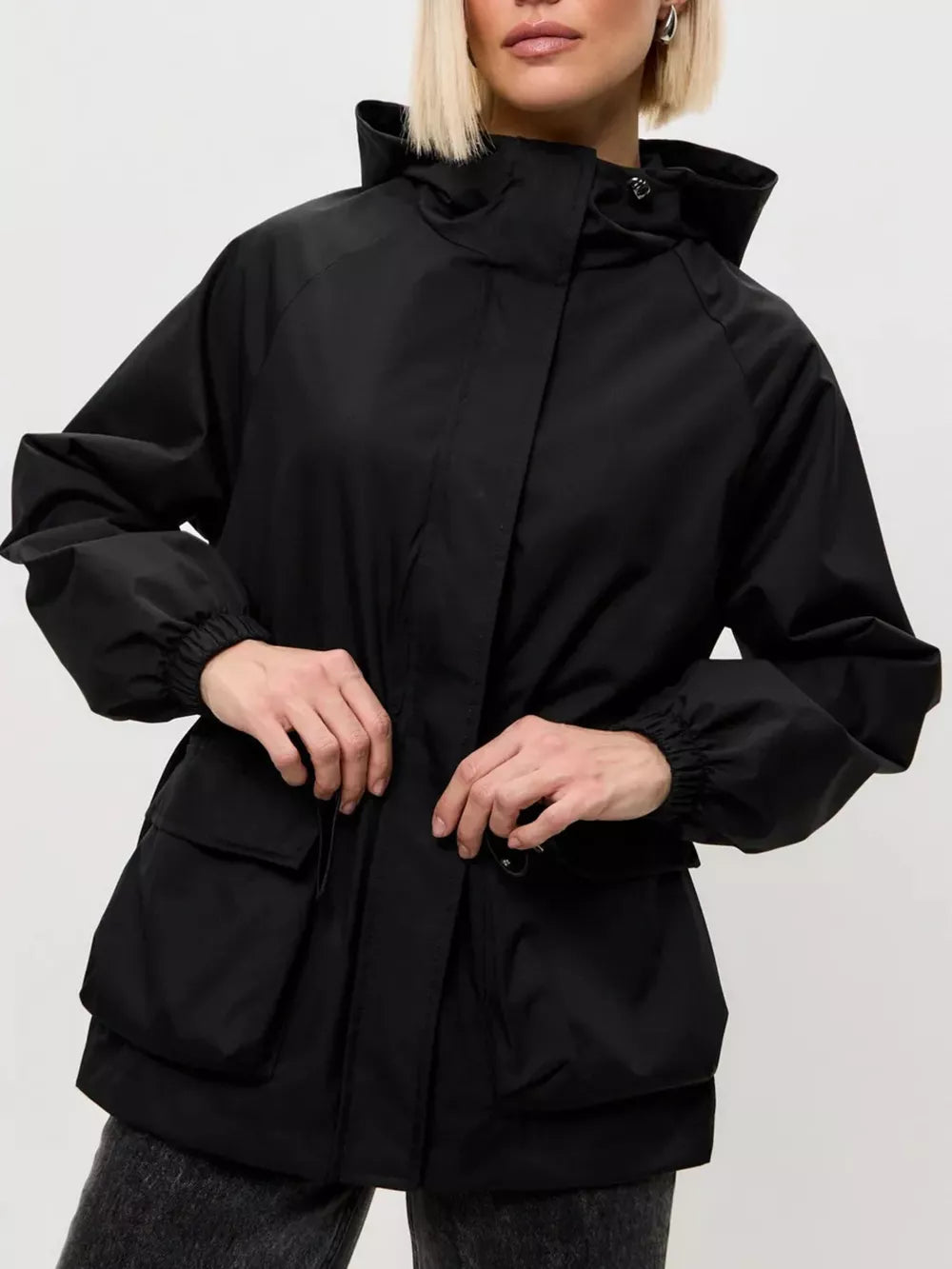Drawstring Waist Hooded Windbreaker in Black
