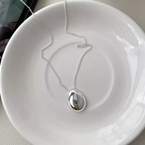 necklace in silver featuring pendant and n/a fit