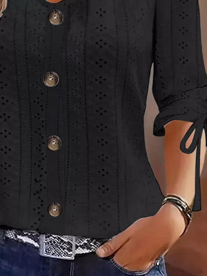 romantic blouse in Black with v-neck