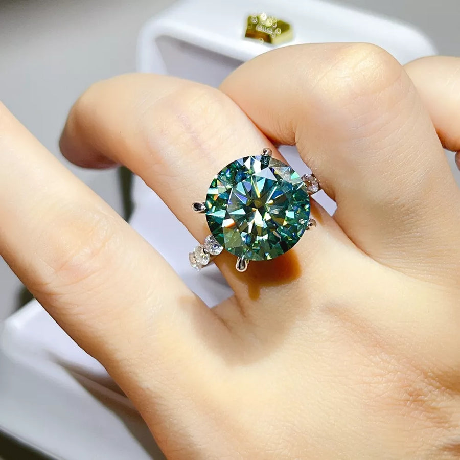 925 sterling silver,Moissanite Carat weight: 10CT Care instructions: Avoid weari ring in Matcha Green with n/a silhouette