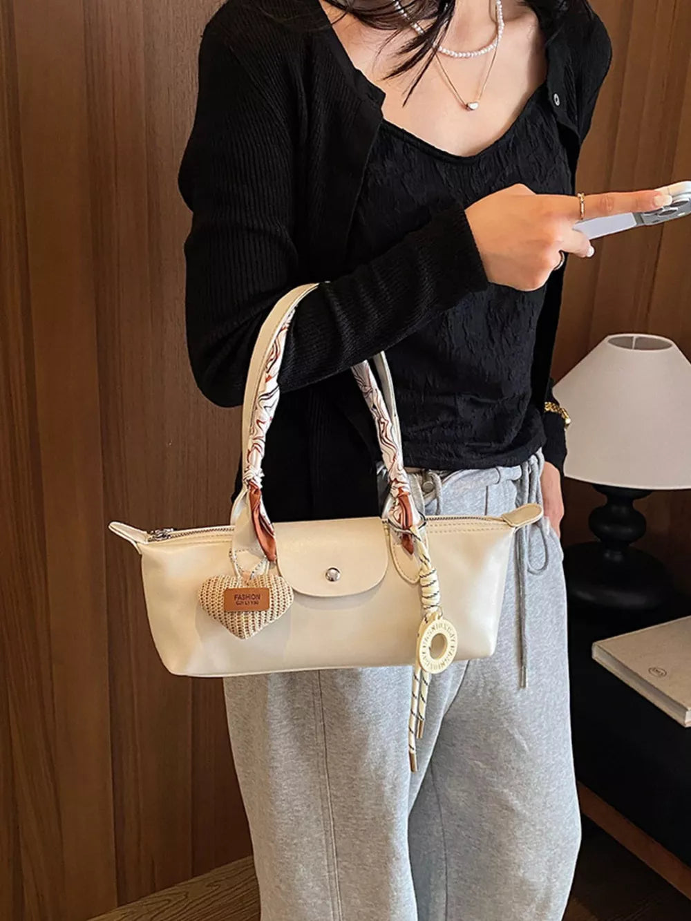 shoulder bag in black