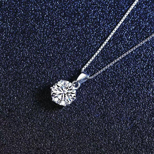 925 sterling silver,Moissanite Carat weight: 1CT Care instructions: Avoid wearin necklace in clear with straight silhouette