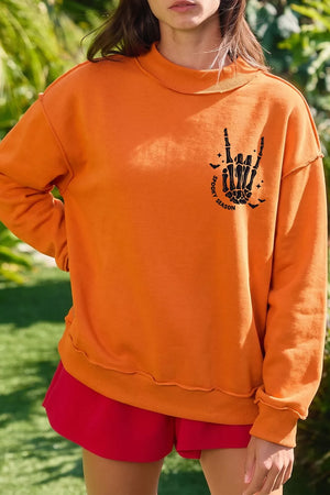 Orange sweatshirt with hip-length and pullover