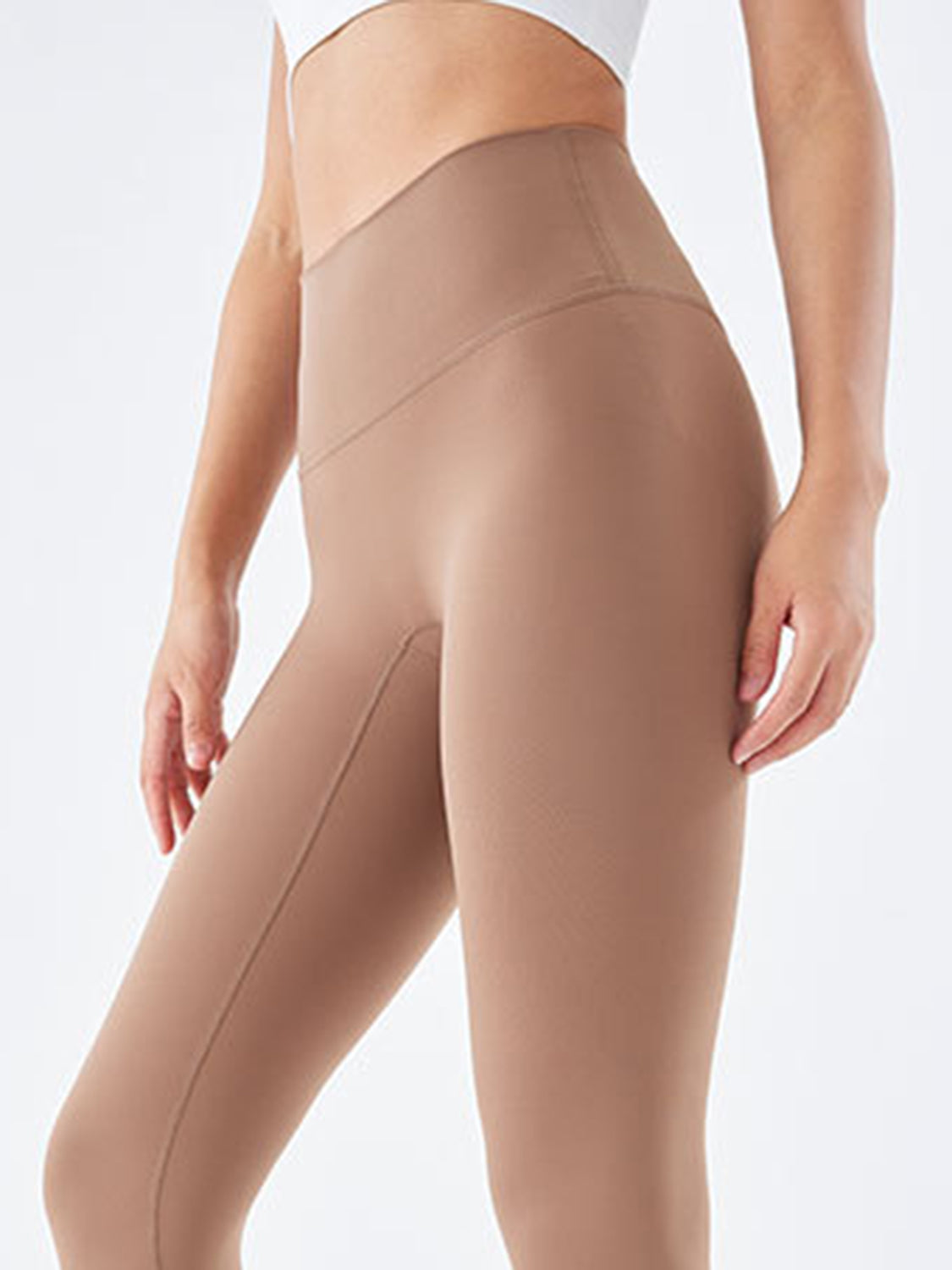 Sculpted Contour High-Waist Leggings in Caramel with a seamless design and flattering fit.