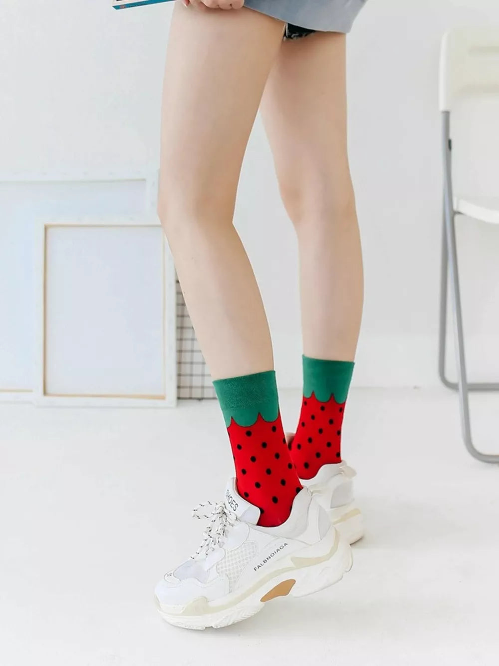 socks in Brown with contrast cuff and mid-calf