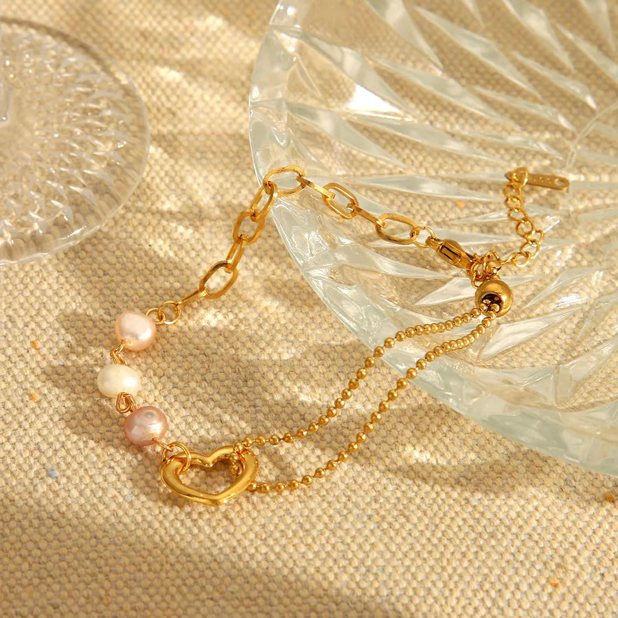 Gold bracelet with wrist-length and lobster clasp