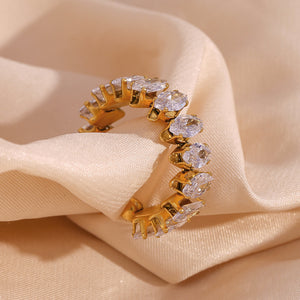 jewelry set in clear