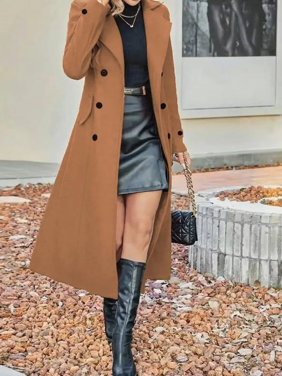 Red trench coat with buttoned and long sleeve