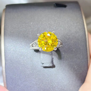 Platinum-Plated,925 sterling silver,Moissanite Carat weight: 5 Care instructions ring in Yellow with fitted silhouette