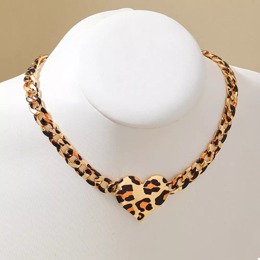 Golden necklace with choker and clasp