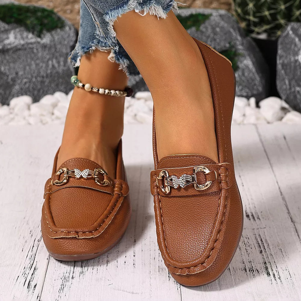 loafers in Black with round toe and not applicable