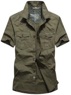classic button-up shirt in Moss with collared