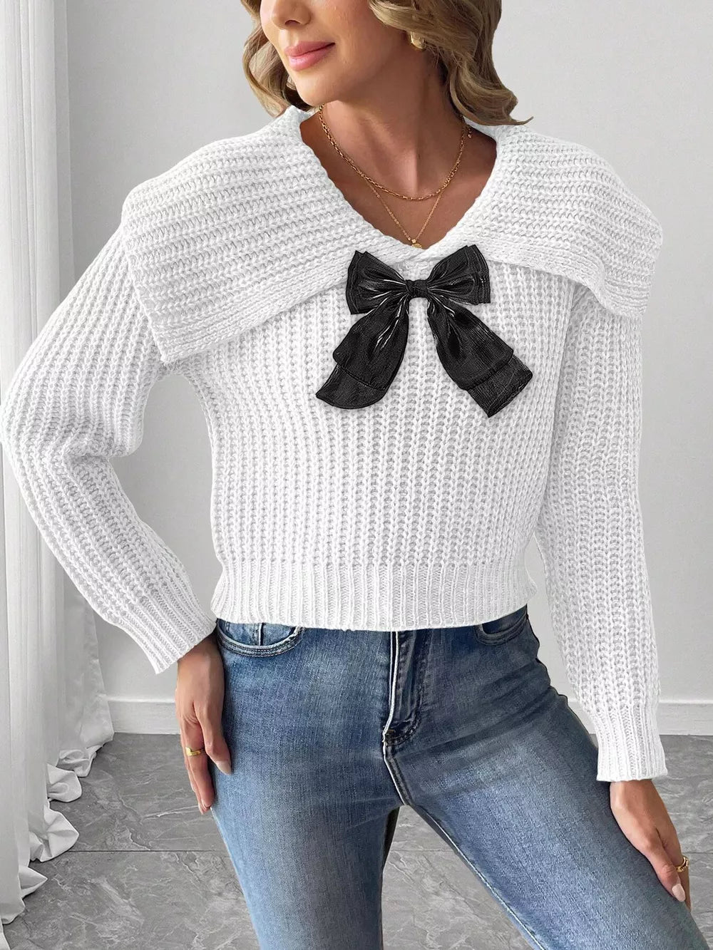 pullover sweater in ivory featuring waffle-knit and regular fit