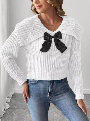 pullover sweater in ivory featuring waffle-knit and regular fit