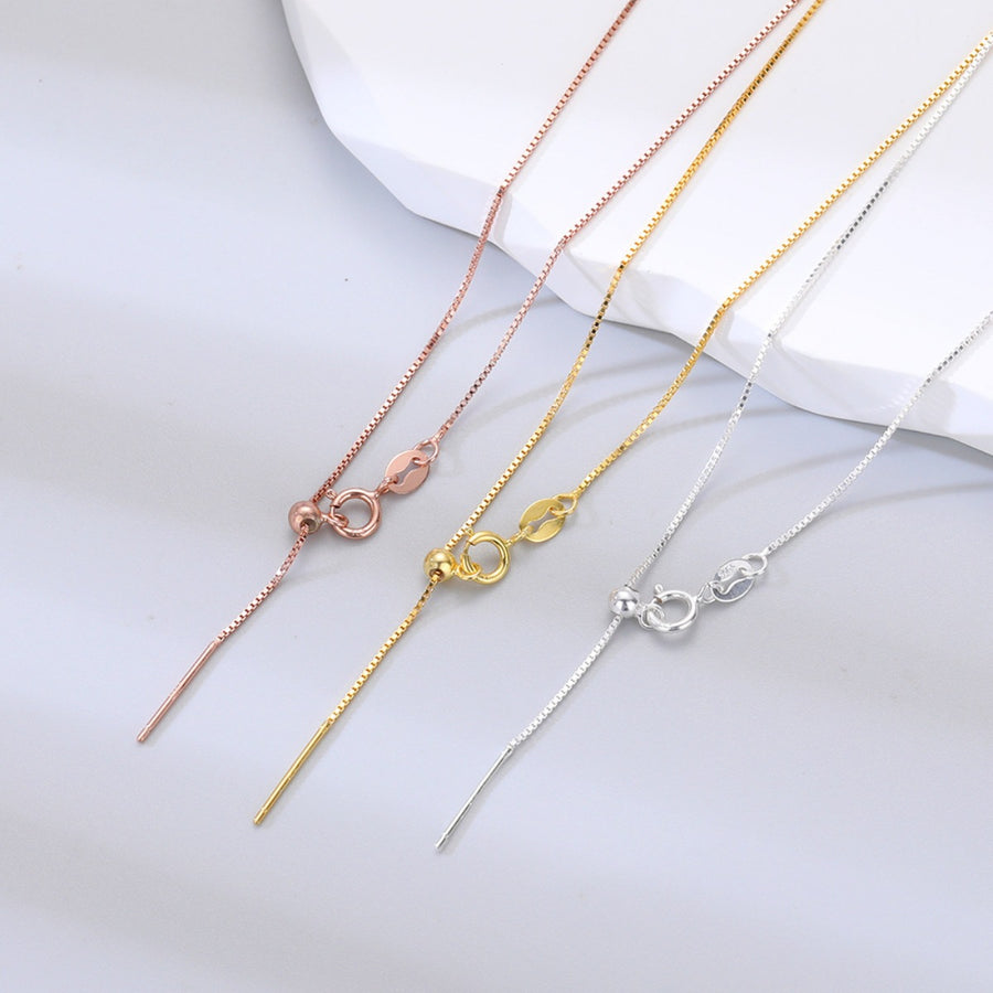 necklace in rose gold featuring adjustable length and straight fit