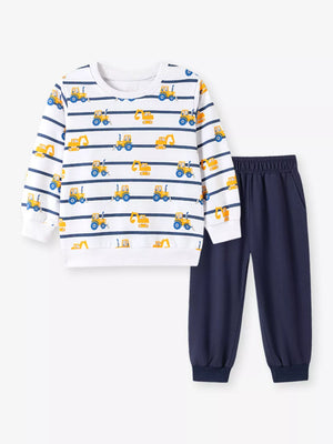 White sweatshirt and sweatpants set with hip-length, full-length and pullover, elastic