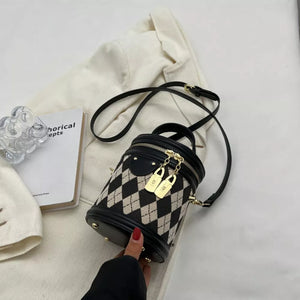 Diamond Pattern Bucket Crossbody Bag in Black
