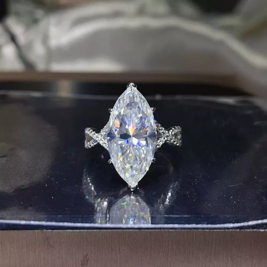 10 Carat 925 Ring in clear with marquise cut stone