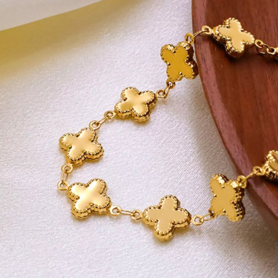 Gold necklace with choker and lobster clasp
