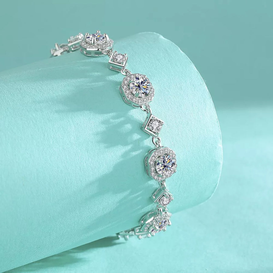 silver bracelet with wrist-length and clasp