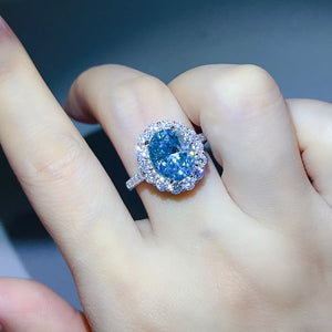 925 sterling silver,Moissanite Carat weight: 5ct Care instructions: Avoid wearin ring in silver with oval silhouette