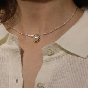 necklace in silver featuring pendant and fitted fit